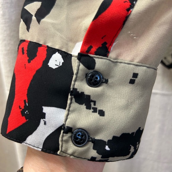 Guess/ Red and Black /button up Top/Size M - Picture 3 of 10